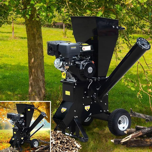 BRAST Benzin-Gartenhäcksler mit Motor von 208 ccm und zwei Einfülltrichtern